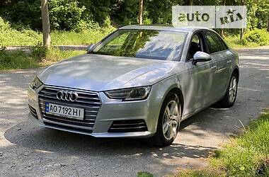Седан Audi A4 2017 в Ужгороді