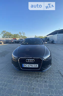 Седан Audi A4 2013 в Львове