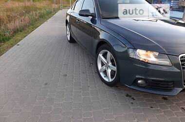 Седан Audi A4 2010 в Львове