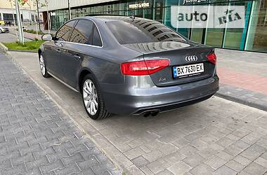 Седан Audi A4 2013 в Хмельницькому