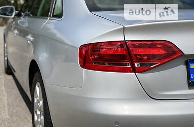 Седан Audi A4 2010 в 