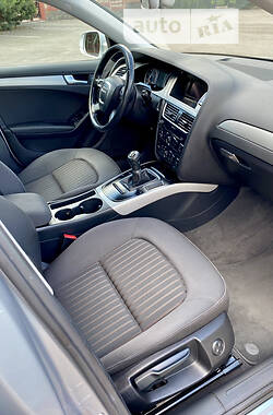 Седан Audi A4 2010 в 