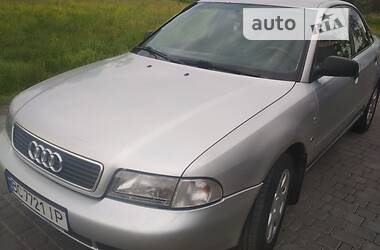 Седан Audi A4 1995 в Львове