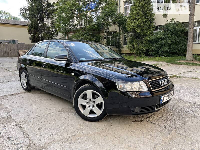 Седан Audi A4 2004 в 