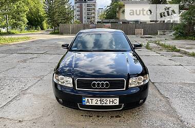 Седан Audi A4 2004 в 