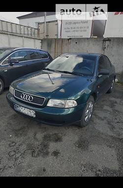 Седан Audi A4 1996 в Хмельницком