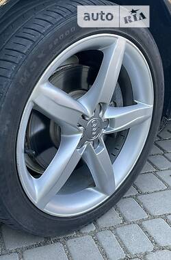 Седан Audi A4 2011 в 