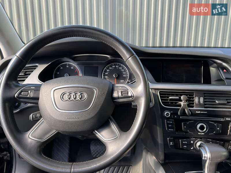 Седан Audi A4 2014 в Одессе