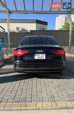 Седан Audi A4 2014 в 