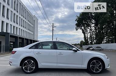 Седан Audi A4 2019 в 
