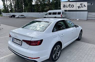 Седан Audi A4 2019 в 