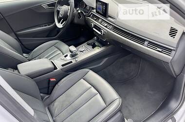 Седан Audi A4 2019 в 