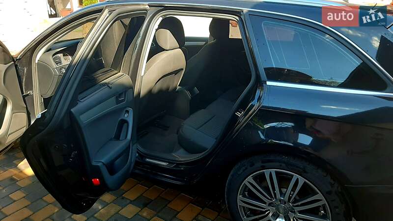 Універсал Audi A4 2009 в Вараші