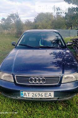 Седан Audi A4 1995 в Городенці