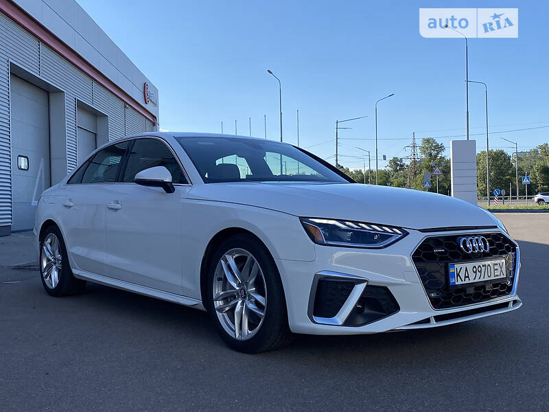 Седан Audi A4 2020 в 