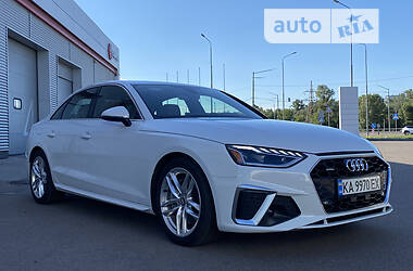 Седан Audi A4 2020 в 