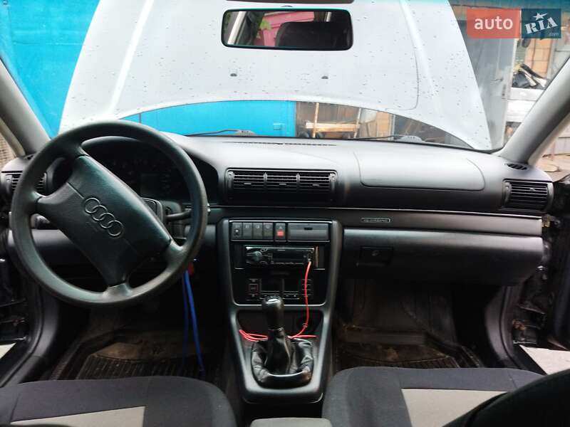 Универсал Audi A4 1997 в Глухове
