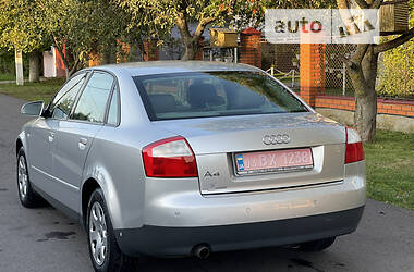 Седан Audi A4 2001 в Володимир-Волинському