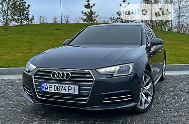 Седан Audi A4 2018 в 
