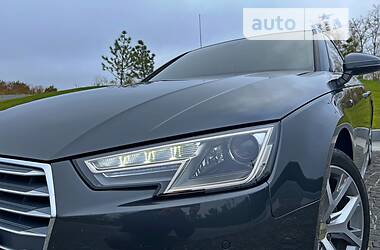 Седан Audi A4 2018 в 