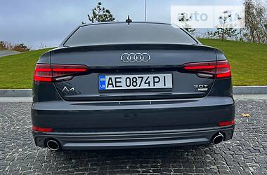 Седан Audi A4 2018 в 
