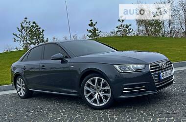 Седан Audi A4 2018 в 