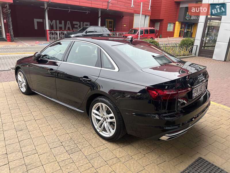 Седан Audi A4 2020 в Львові