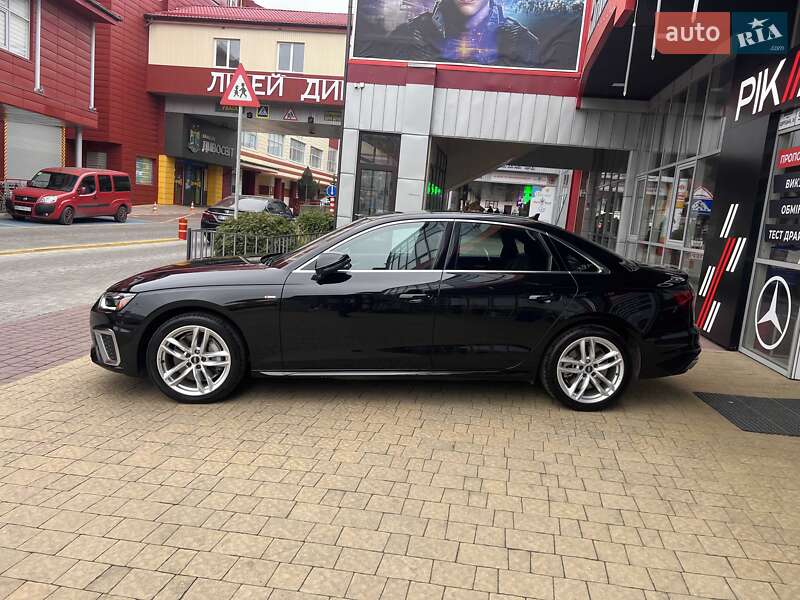 Седан Audi A4 2020 в Львові
