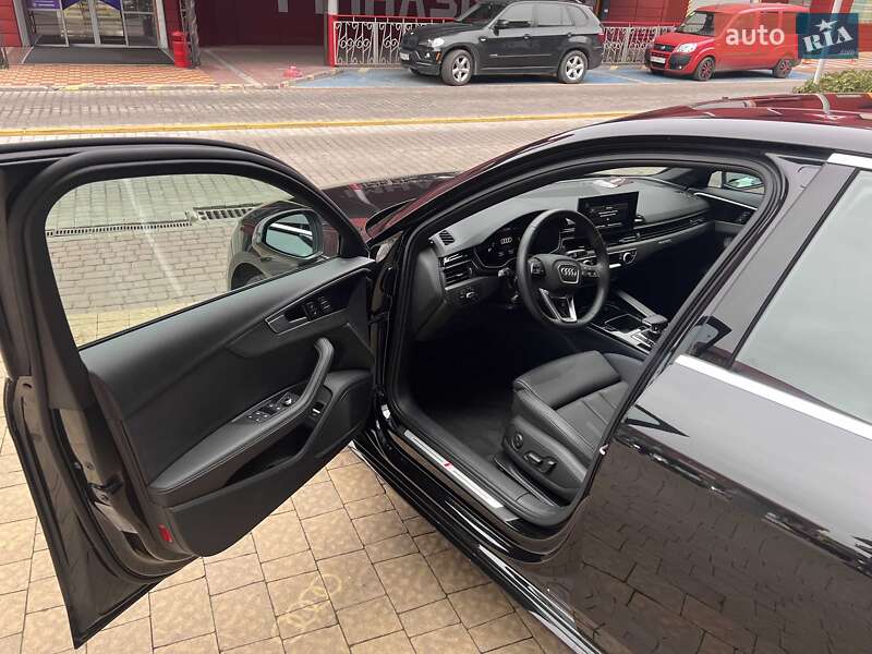 Седан Audi A4 2020 в Львові