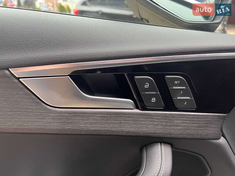 Седан Audi A4 2020 в Львові