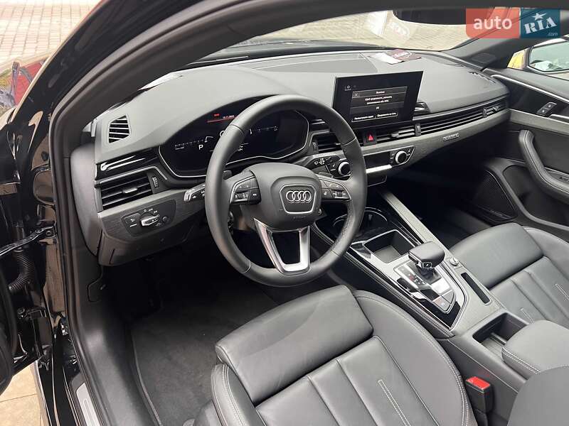 Седан Audi A4 2020 в Львові