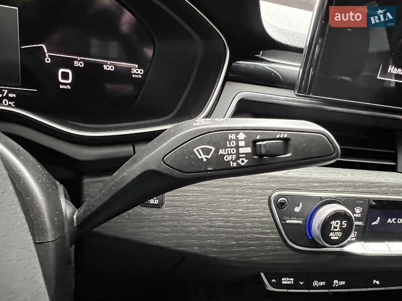 Седан Audi A4 2020 в Львові