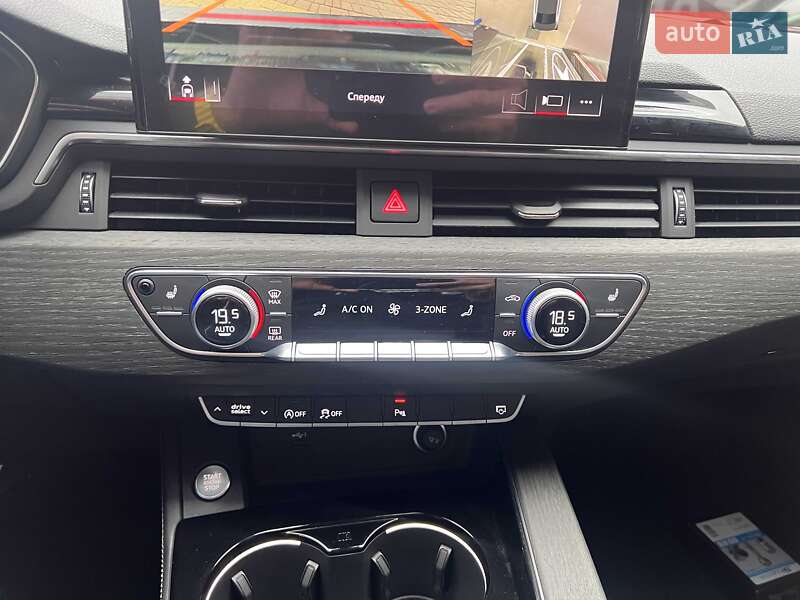 Седан Audi A4 2020 в Львові