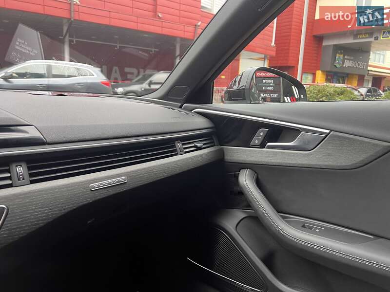 Седан Audi A4 2020 в Львові