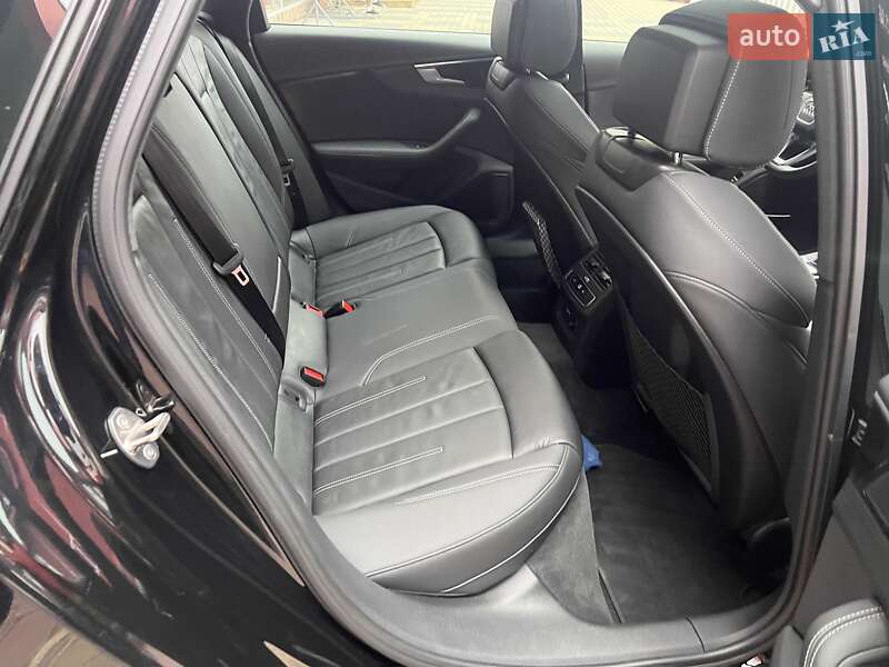 Седан Audi A4 2020 в Львові