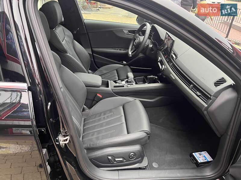 Седан Audi A4 2020 в Львові