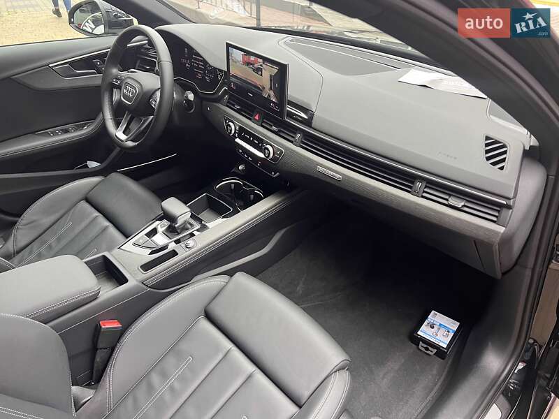 Седан Audi A4 2020 в Львові
