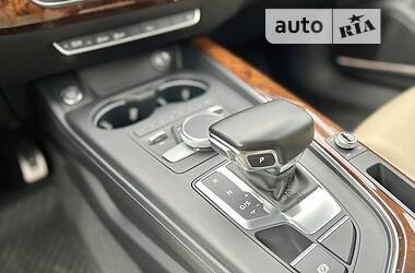 Седан Audi A4 2017 в 