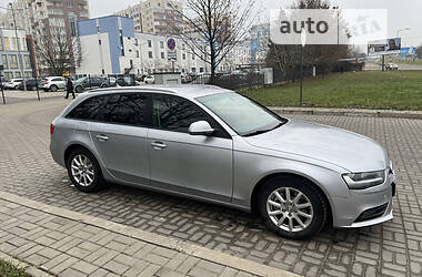 Універсал Audi A4 2014 в Львові