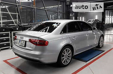 Седан Audi A4 2014 в Днепре