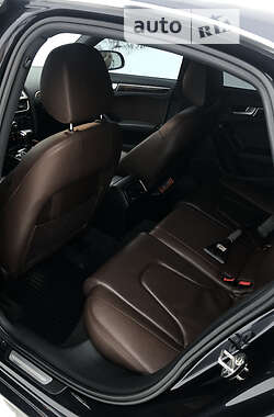 Седан Audi A4 2012 в Глухове