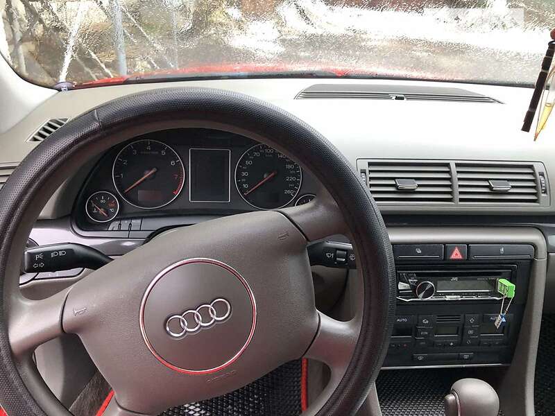 Седан Audi A4 2004 в Калуше