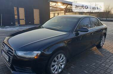 Седан Audi A4 2013 в Днепре