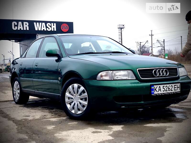 Седан Audi A4 1996 в Києві