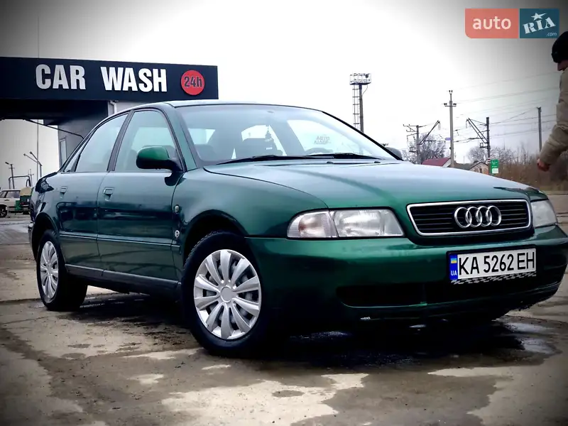 Седан Audi A4 1996 в 