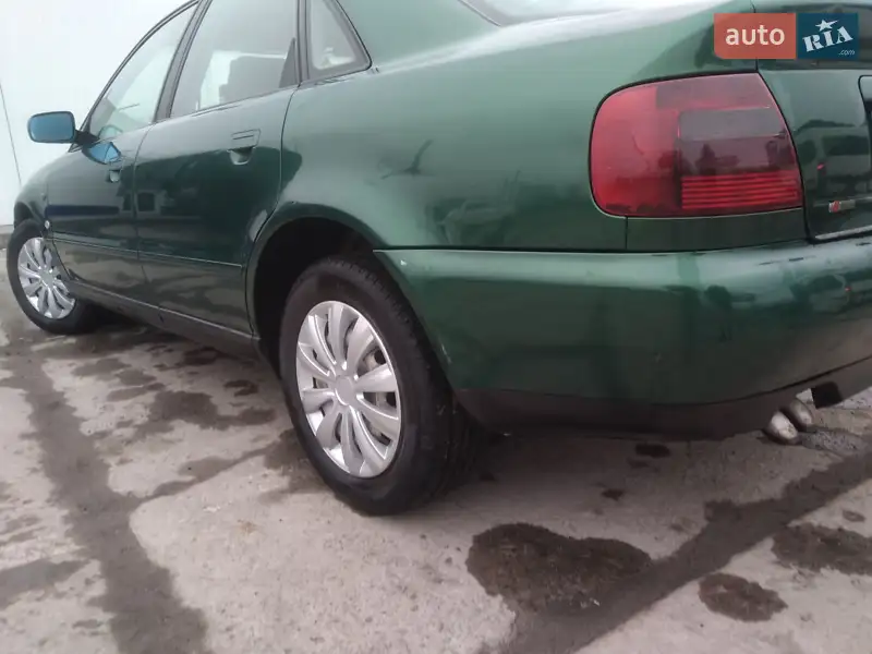 Седан Audi A4 1996 в 