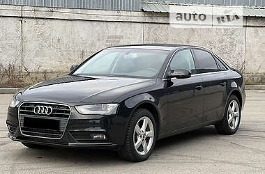 Седан Audi A4 2012 в 