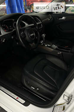 Седан Audi A4 2015 в 