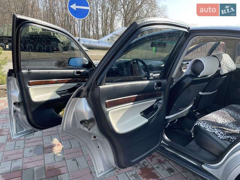 Седан Audi A4 1996 в Переяславі