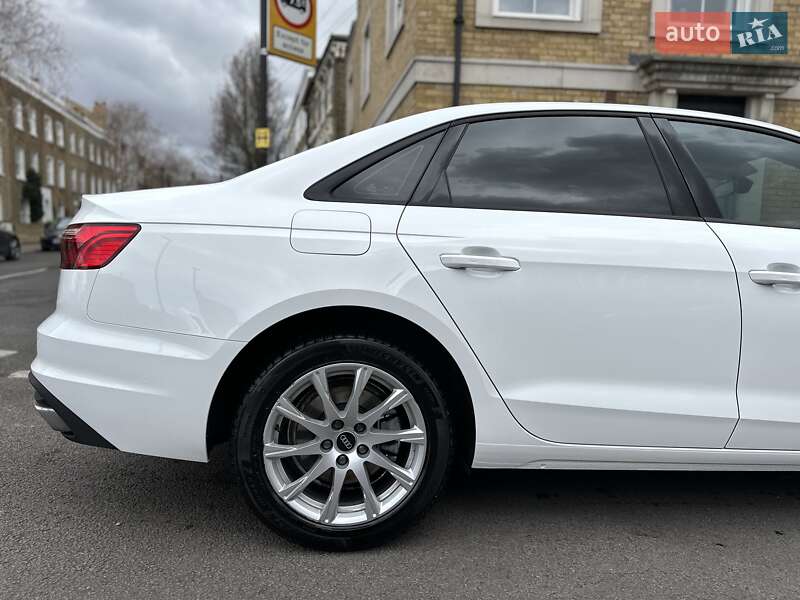 Седан Audi A4 2021 в Киеве